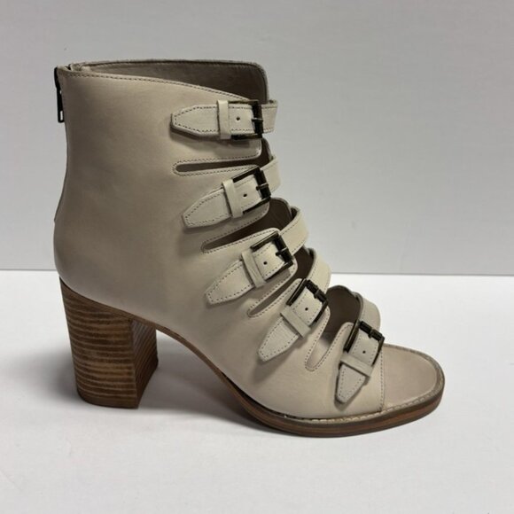 Vintage Foundry Women’s Lauralyn Ivory Gladiator Sandals, Size 9 M